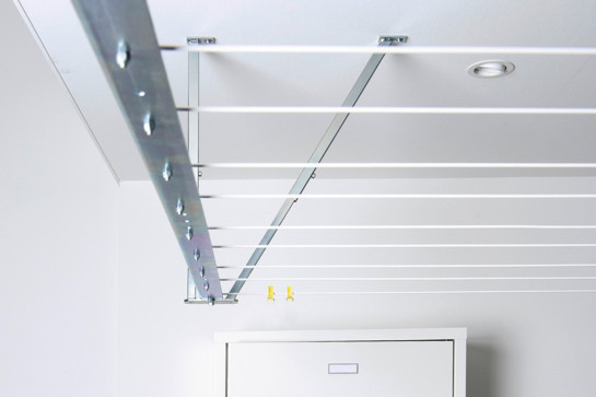 Wäscheleinen-System im Trocknungsraum für saubere und übersichtliche Wäschetrocknung in der Waschküche